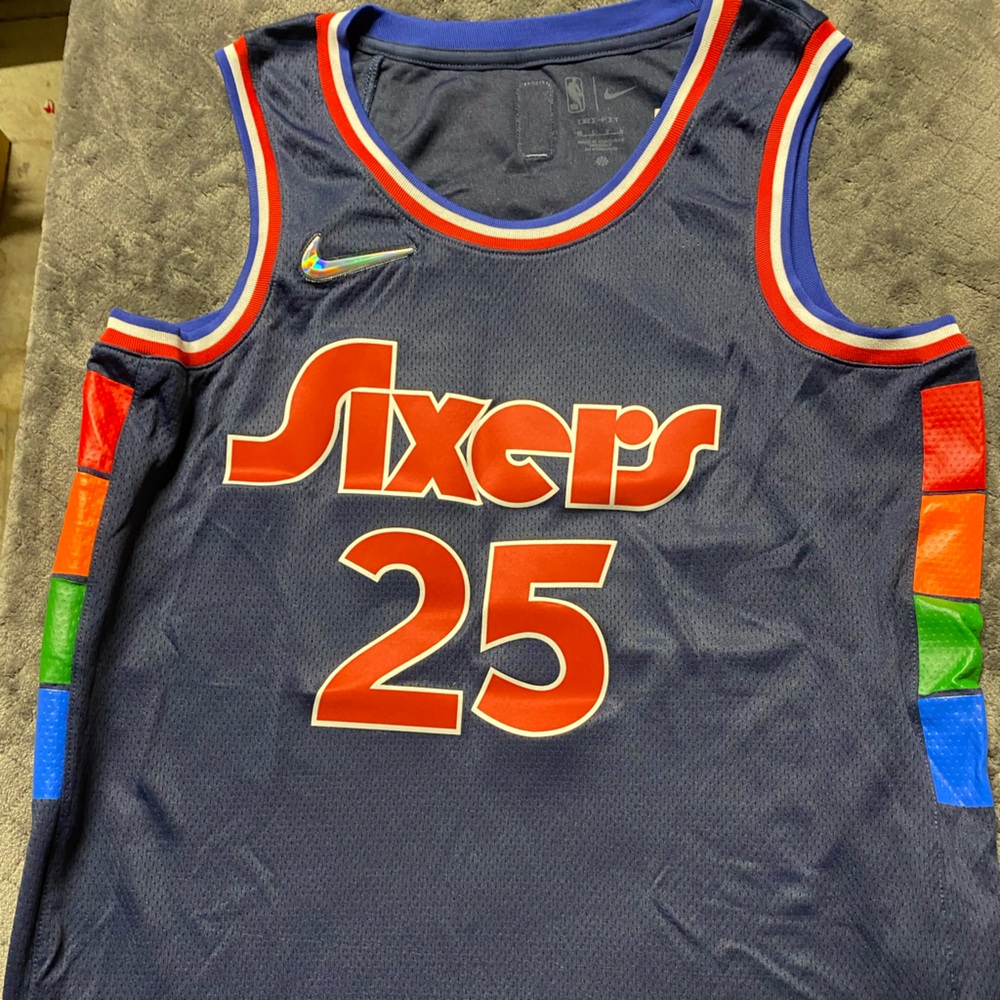Mens New With Tags Size Large #25 Simmons Philadelphia 76ers Nike NBA Jersey.